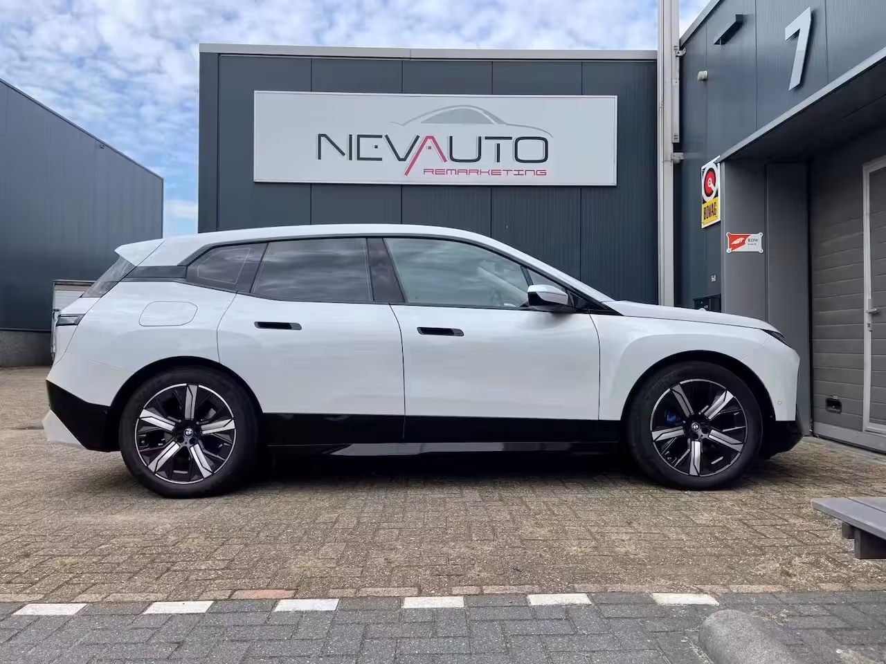 BMW iX XDrive40 High Executive SPORTPAKKET