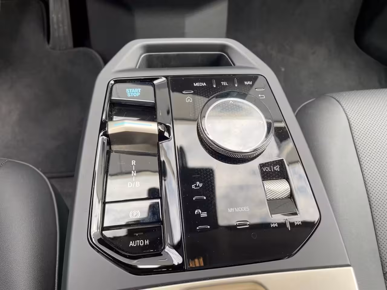 BMW iX XDrive40 High Executive SPORTPAKKET