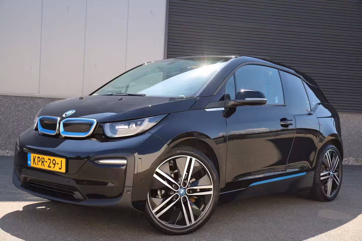 BMW i3 Edition Windmill*120Ah/42 kWh/Sunroof/Navi-Pro/Camera/3-Fase/20"