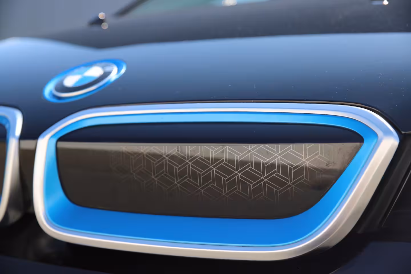 BMW i3 Edition Windmill*120Ah/42 kWh/Sunroof/Navi-Pro/Camera/3-Fase/20"