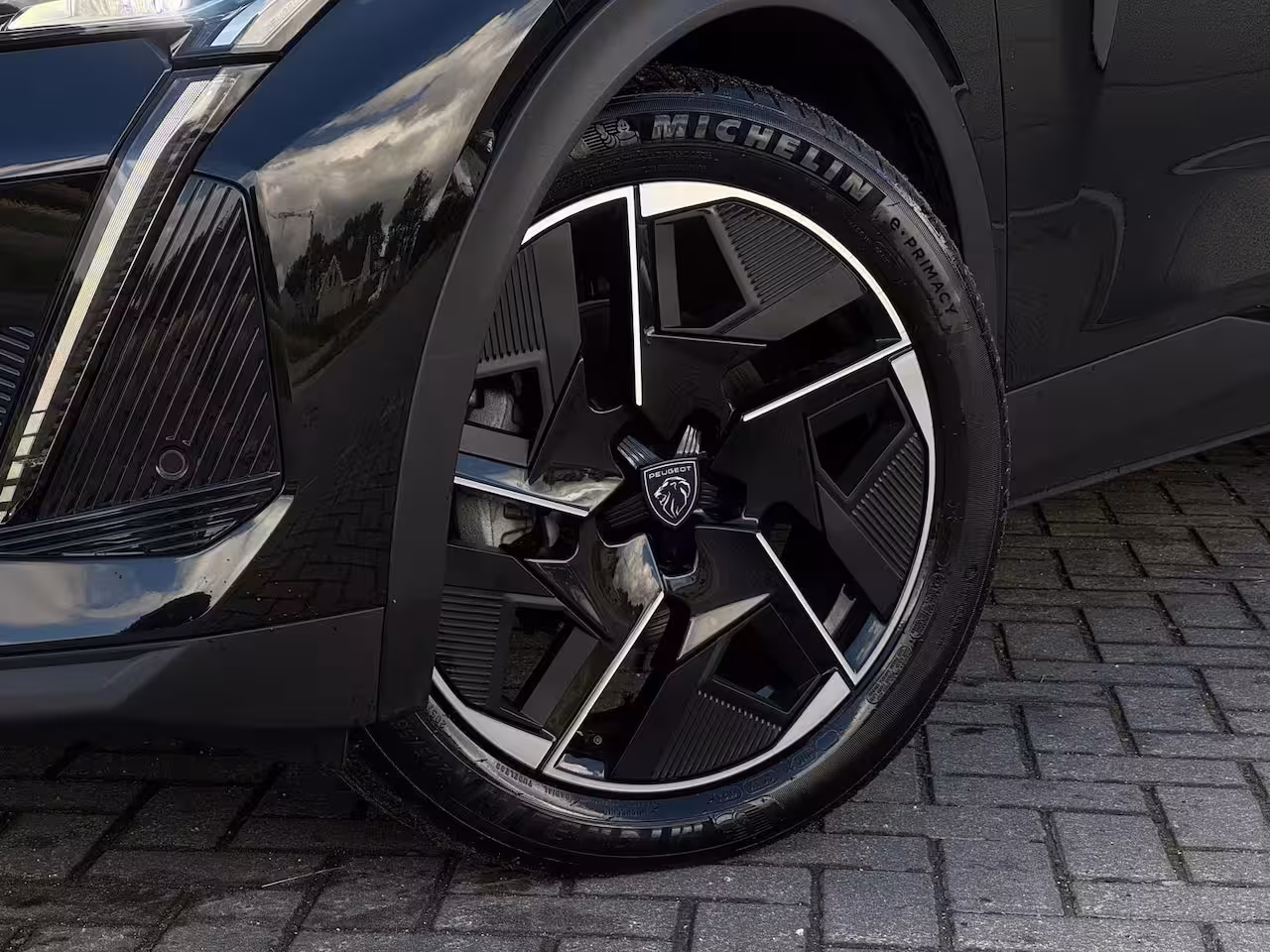 Peugeot 408 1.2 Hybrid GT | Pano | NAVI | 360 Camera| Memory | Leder