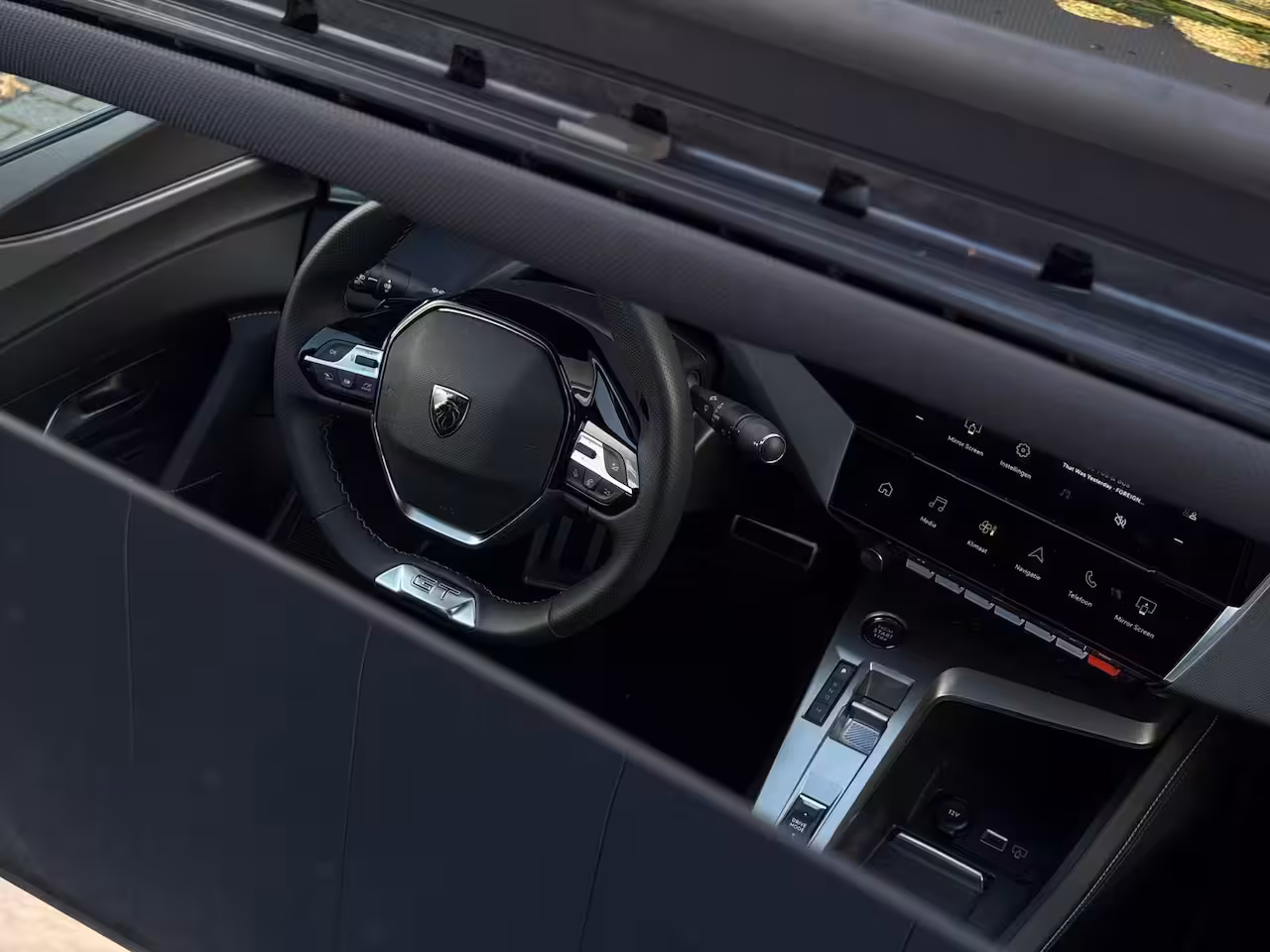Peugeot 408 1.2 Hybrid GT | Pano | NAVI | 360 Camera| Memory | Leder
