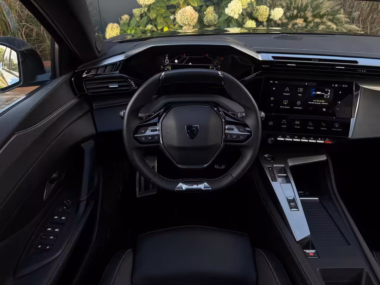 Peugeot 408 1.2 Hybrid GT | Pano | NAVI | 360 Camera| Memory | Leder