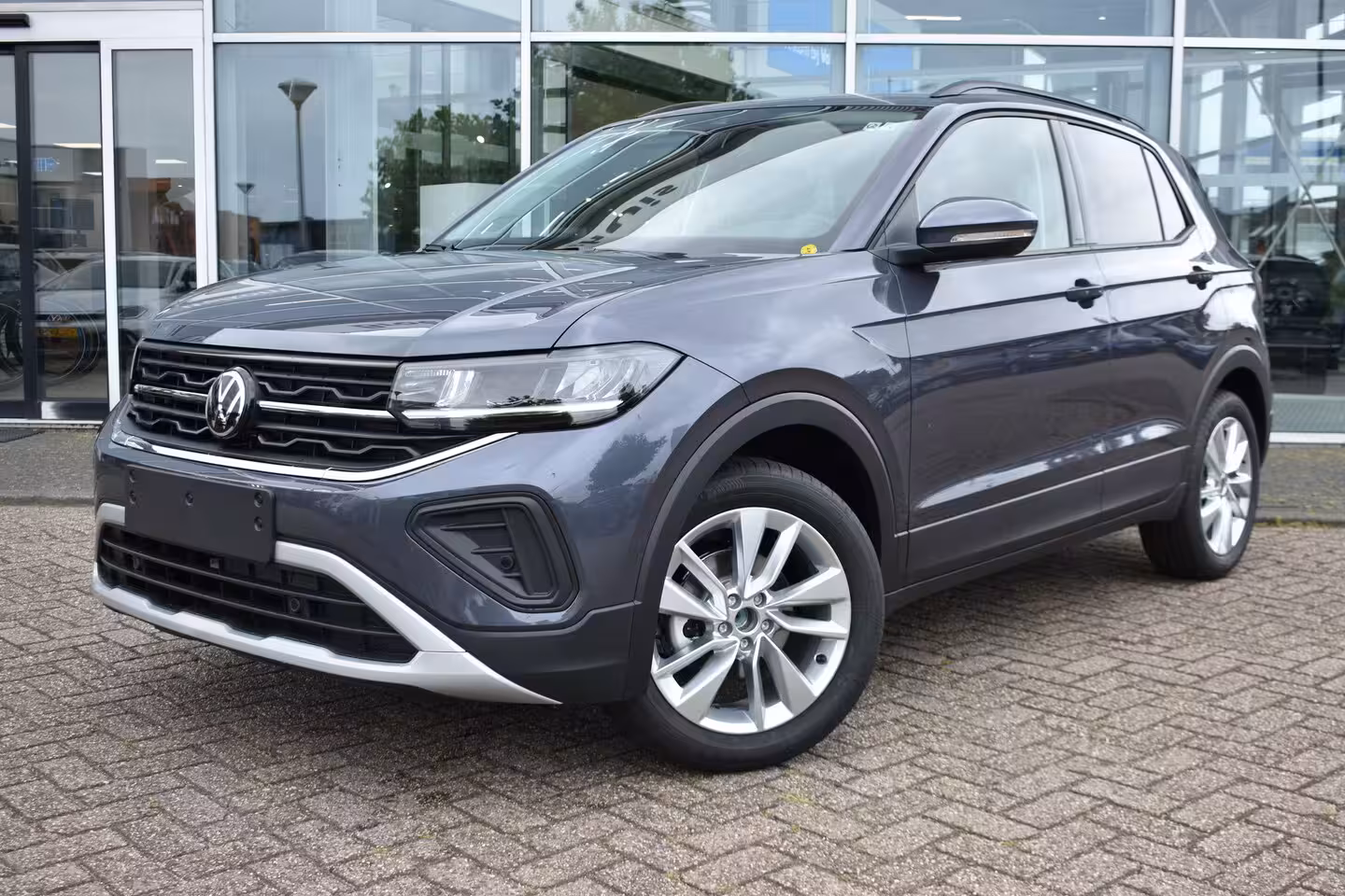 Volkswagen T-Cross Life Edition | 'App-Connect' draadloze smartphone integratie | Achterlichten LED | Afstand