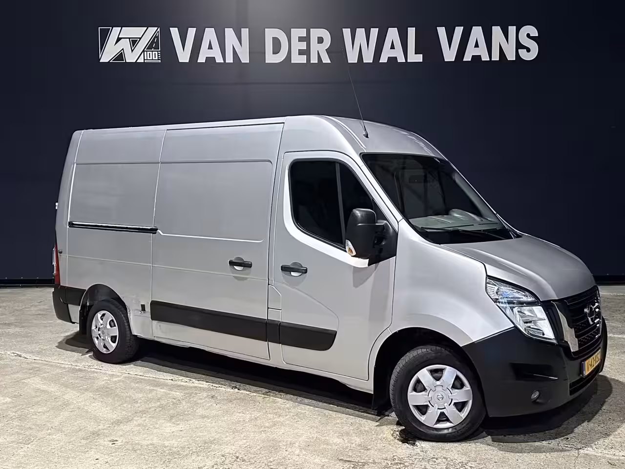 Nissan NV400 2.3 dCi 136pk L2H2 Airco | Camera | Cruisecontrol | Trekhaak | Parkeersensoren Bijrijdersb