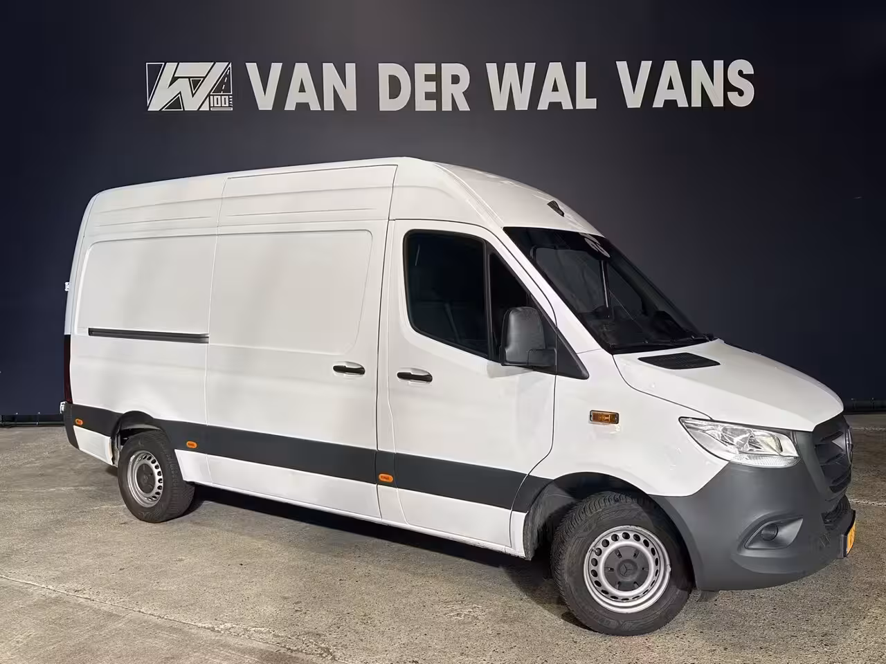 Mercedes-Benz Sprinter 317 CDI 170pk 9G-Tronic Automaat L2H2 Euro6 Airco | Camera | Navigatie | Cruisecontrol Cha
