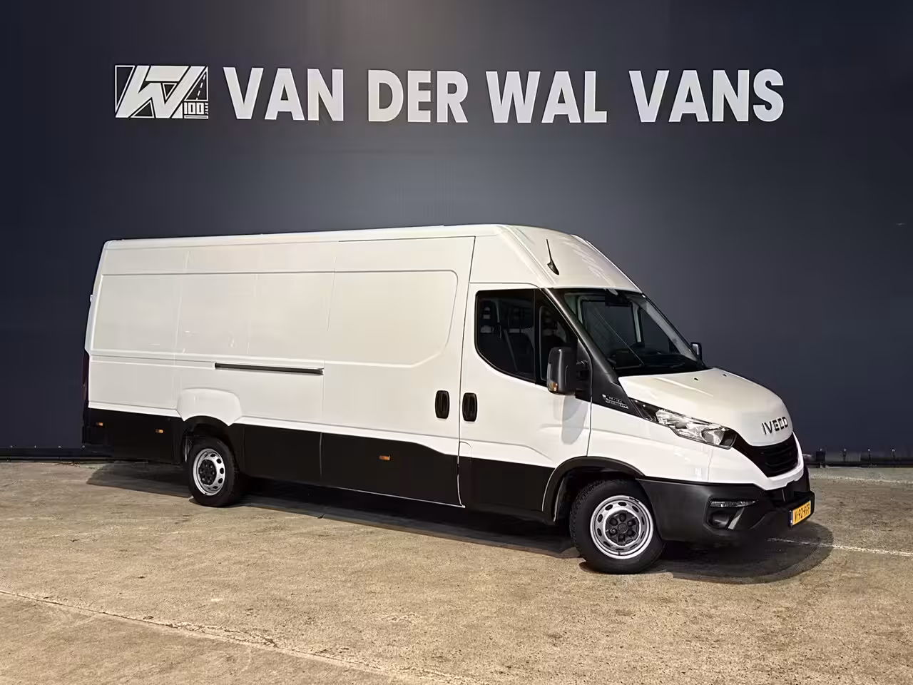 Iveco Daily 35S16V 157pk Automaat L3H2 Euro6 Airco | Apple Carplay | Android Auto Parkeersensoren, Bij