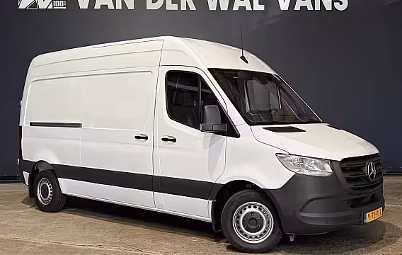 Mercedes-Benz Sprinter 315 CDI 150pk L2H2 Euro6 Airco | Camera | Apple Carplay | Cruisecontrol | Chauffeursstoel