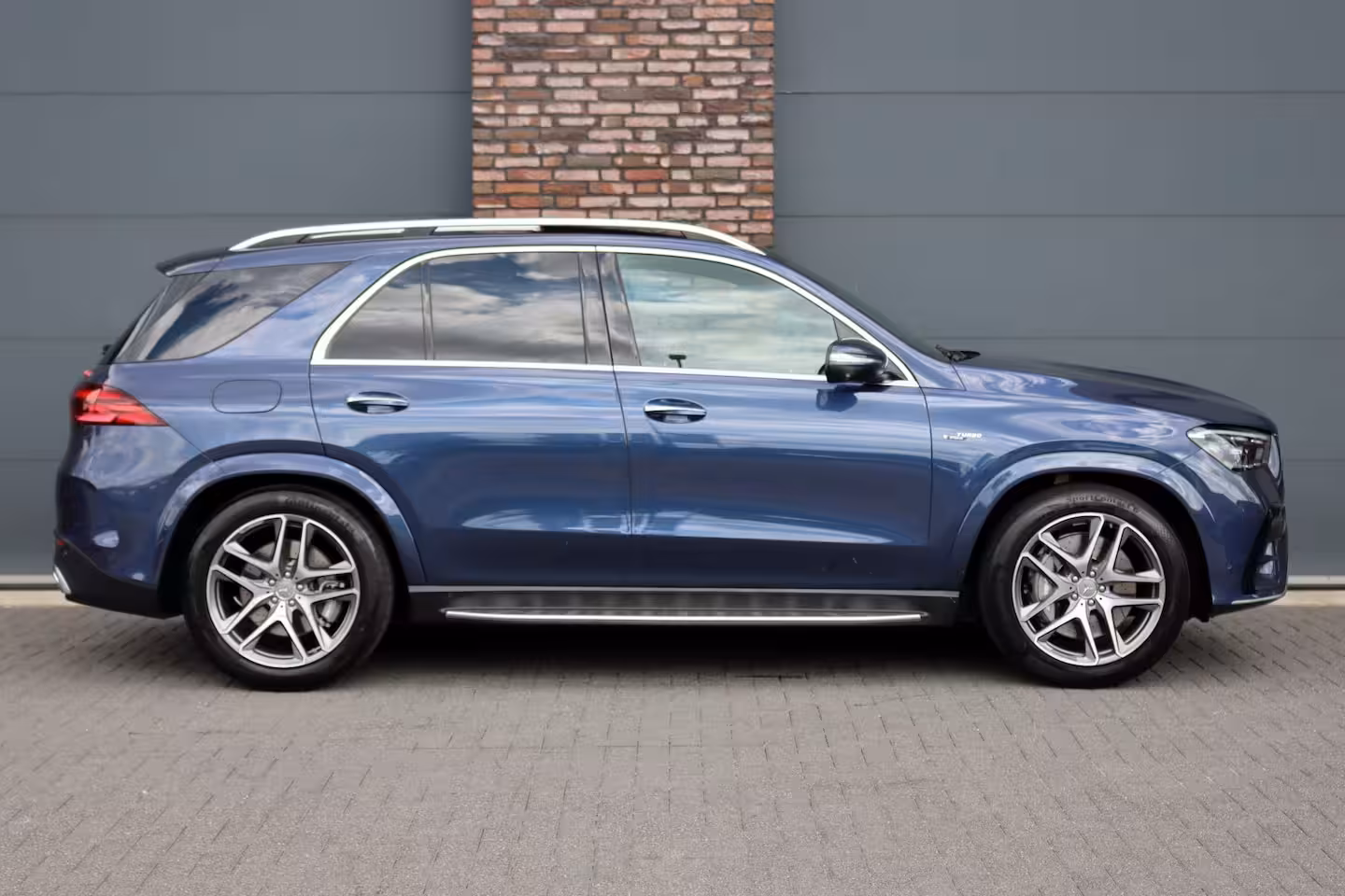 Mercedes-Benz AMG GLE 53 Hybrid 4MATIC+ | Luchtvering | Comfortpakket+ Achter | MBUX Tablet | Panoramadak | Trek