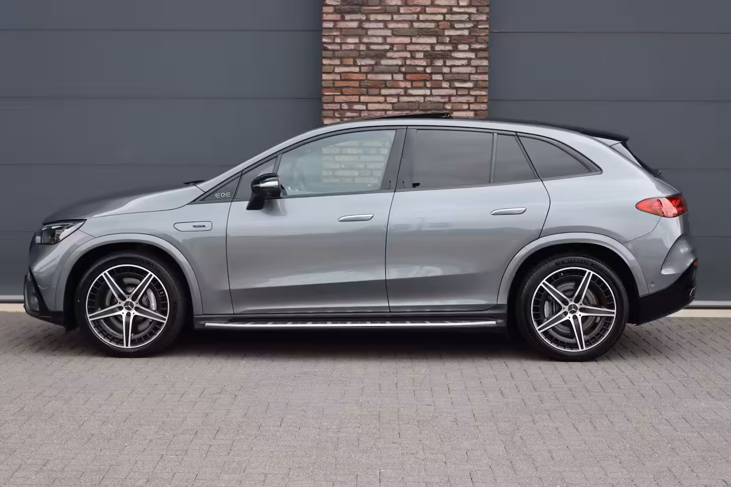 Mercedes-Benz EQE SUV AMG 43 4MATIC Premium+ 91 kWh | Luchtvering | Hyperscreen | Achterasbesturing | Distronic+