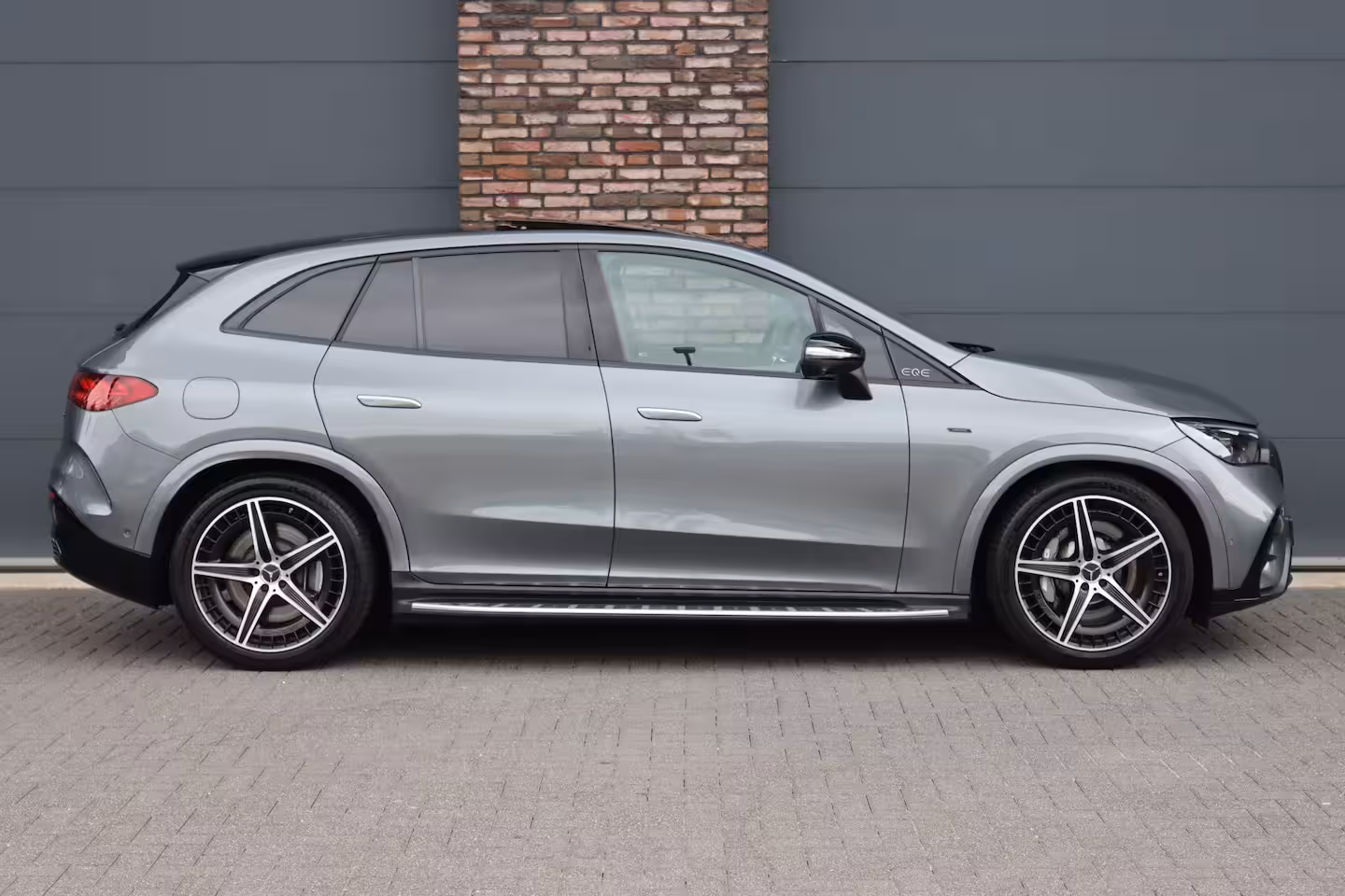 Mercedes-Benz EQE SUV AMG 43 4MATIC Premium+ 91 kWh | Luchtvering | Hyperscreen | Achterasbesturing | Distronic+
