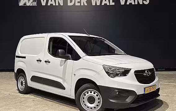 Opel Combo 1.5D 131pk Automaat L1H1 Euro6 Airco | 3-Zits | Camera | Apple Carplay | Cruisecontrol And