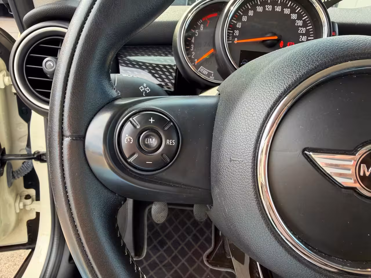 Mini 3-Deurs 2.0 Cooper S Pepper JCW/240PK/REMUS/CRUISE/CLIMA/NAVI