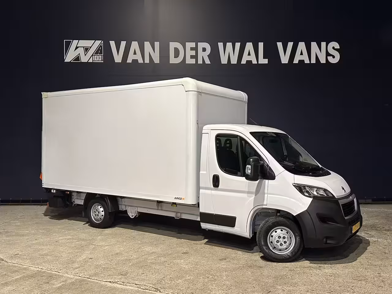 Peugeot Boxer 2.2 BlueHDi 141pk Bakwagen 436cm Lang Laadklep Euro6 Airco | Cruisecontrol | 1085kg laadve