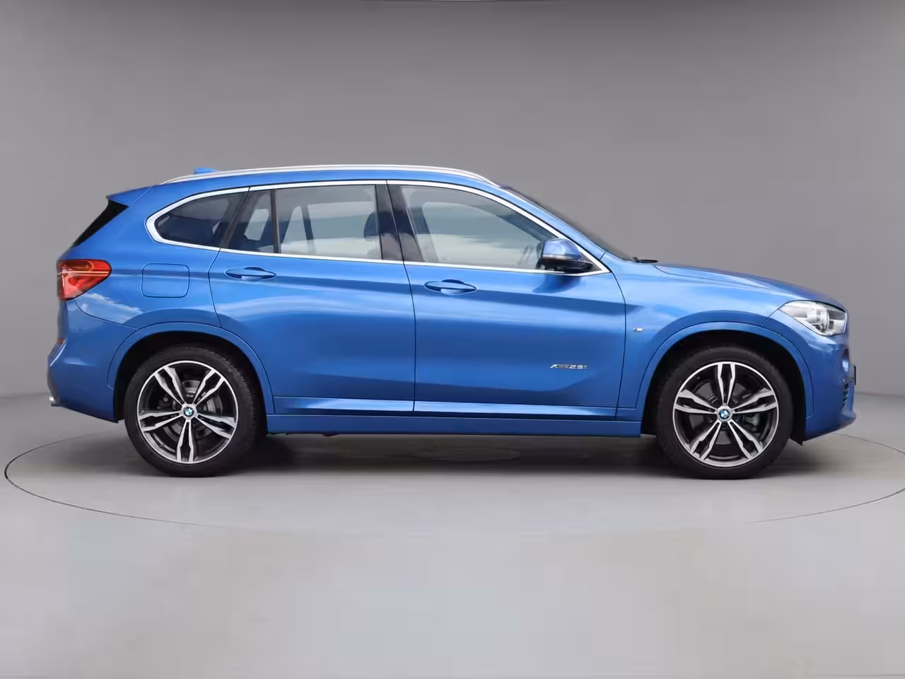 BMW X1 xDrive25i High Executive M-Sport | Dealer OH | Adapt. Cruise | Pano | Leder | PDC + Camera