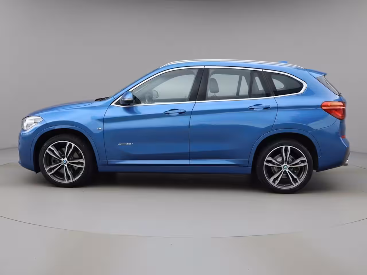 BMW X1 xDrive25i High Executive M-Sport | Dealer OH | Adapt. Cruise | Pano | Leder | PDC + Camera