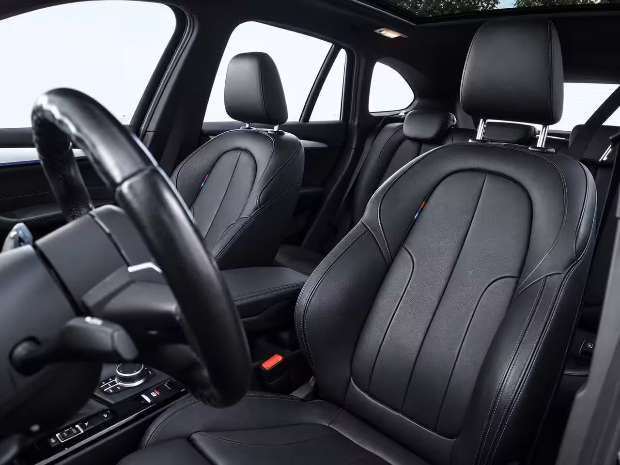 BMW X1 xDrive25i High Executive M-Sport | Dealer OH | Adapt. Cruise | Pano | Leder | PDC + Camera