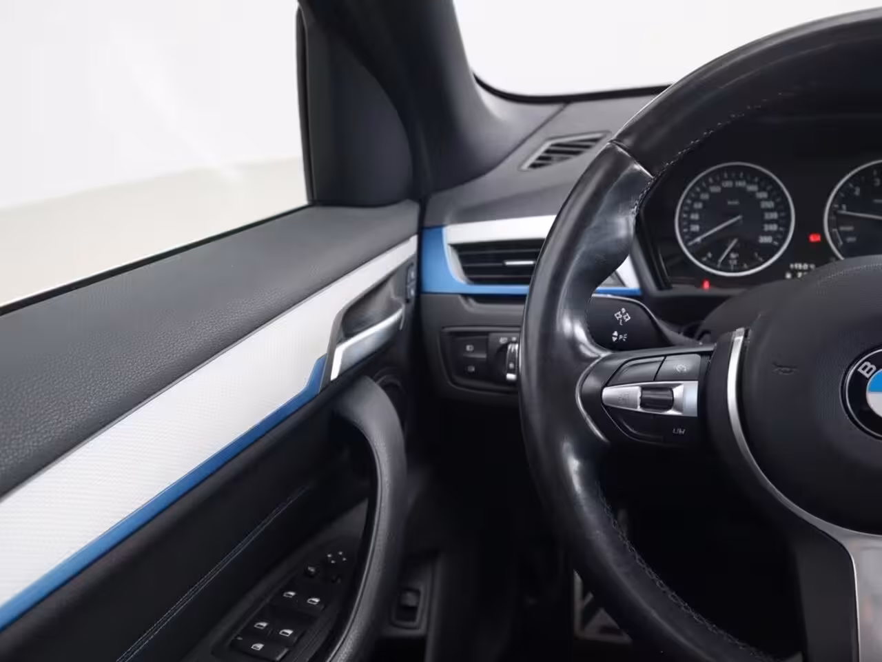 BMW X1 xDrive25i High Executive M-Sport | Dealer OH | Adapt. Cruise | Pano | Leder | PDC + Camera