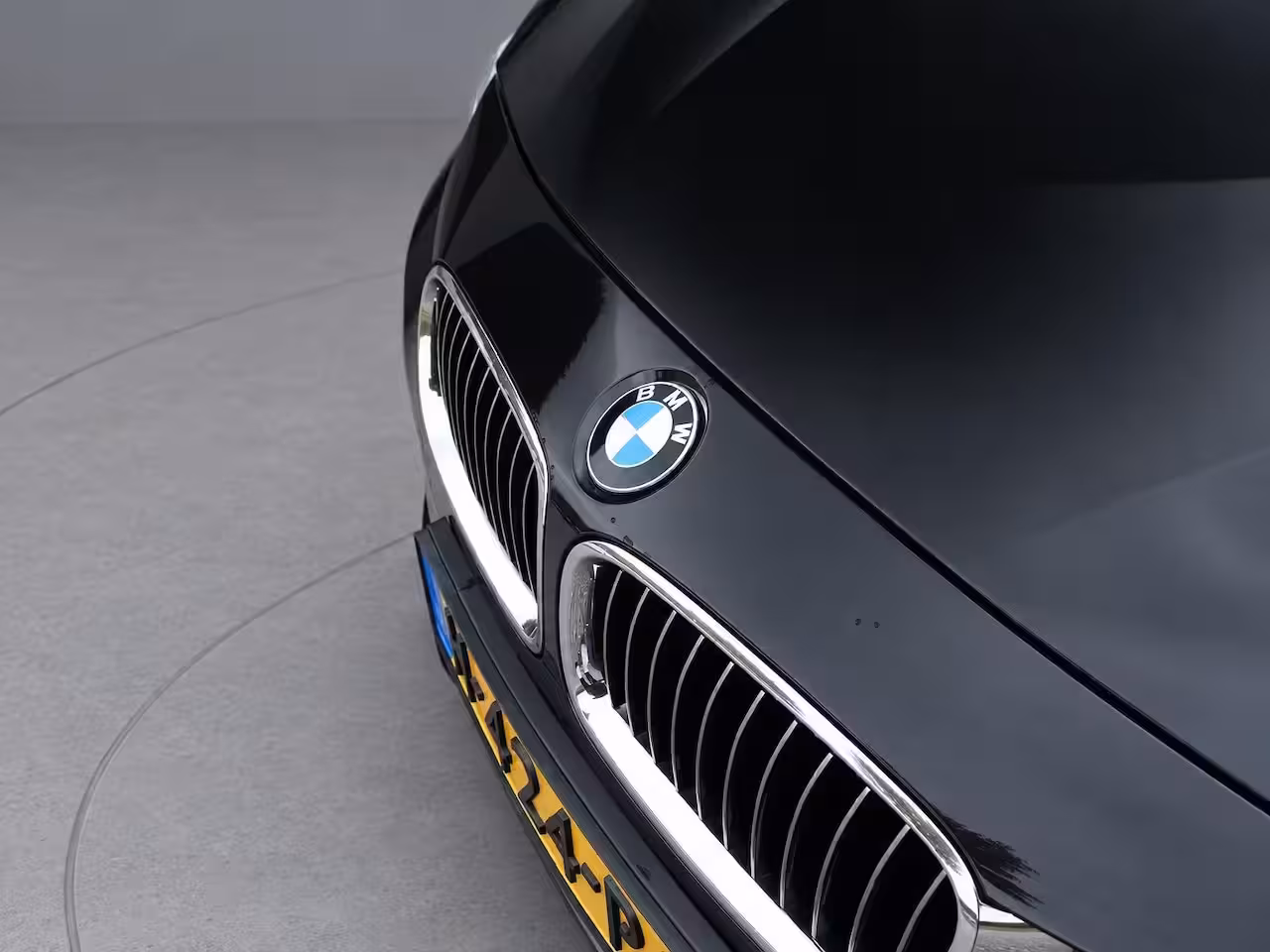 BMW 3-serie 335i | Clima | Cruise | Multimedia/Navi | Memory | Stoelverwarming | Leder | PDC + Camera