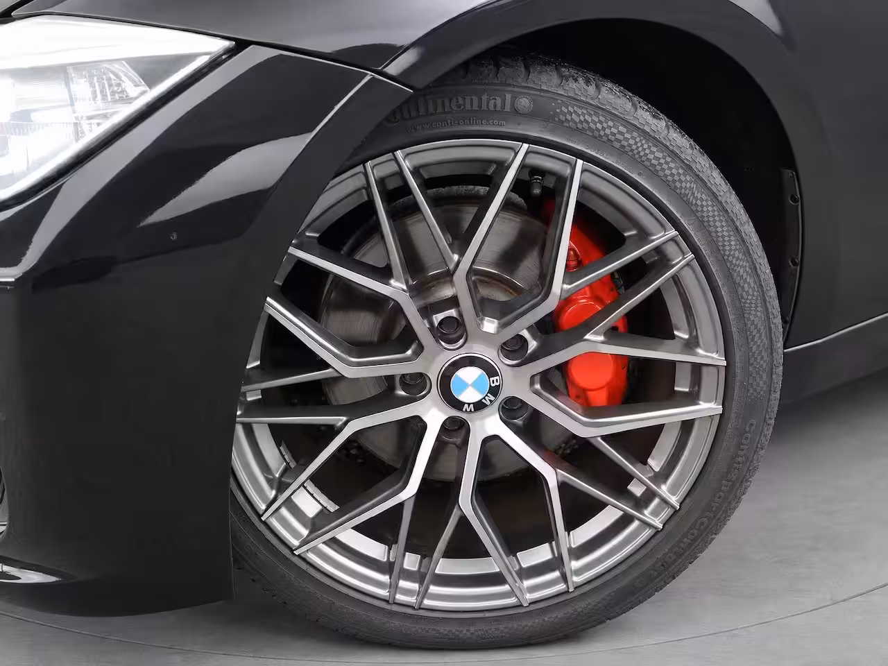 BMW 3-serie 335i | Clima | Cruise | Multimedia/Navi | Memory | Stoelverwarming | Leder | PDC + Camera