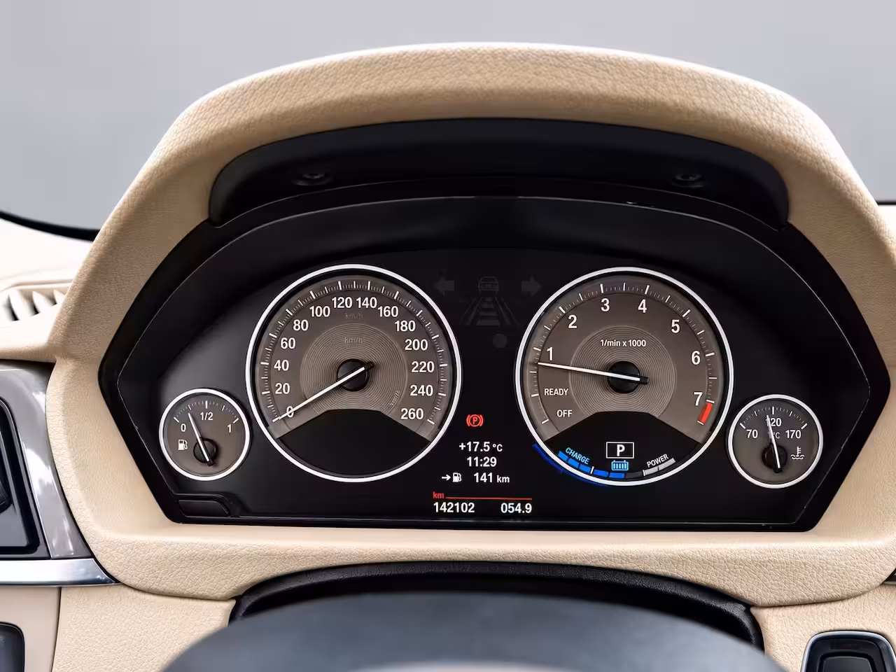 BMW 3-serie 335i | Clima | Cruise | Multimedia/Navi | Memory | Stoelverwarming | Leder | PDC + Camera