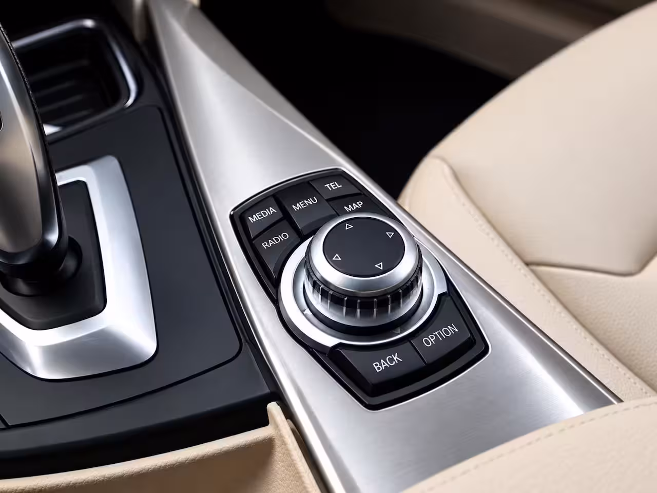 BMW 3-serie 335i | Clima | Cruise | Multimedia/Navi | Memory | Stoelverwarming | Leder | PDC + Camera