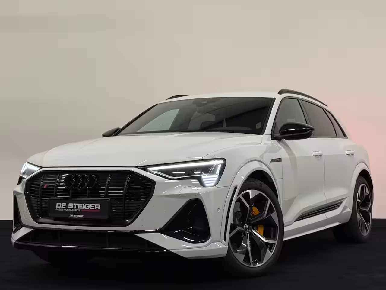 Audi e-tron S quattro 95 kWh B&O Memory Sfeer Luchtvering SOH 97%