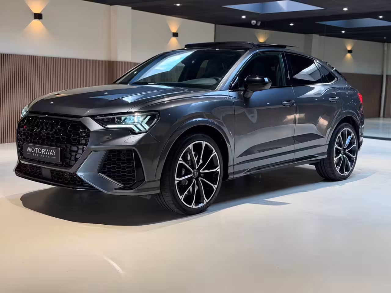 Audi RSQ3 Sportback 2.5 TFSI|Pano|RS Seats|Camera|Sonos|Matrix|Trekhaak