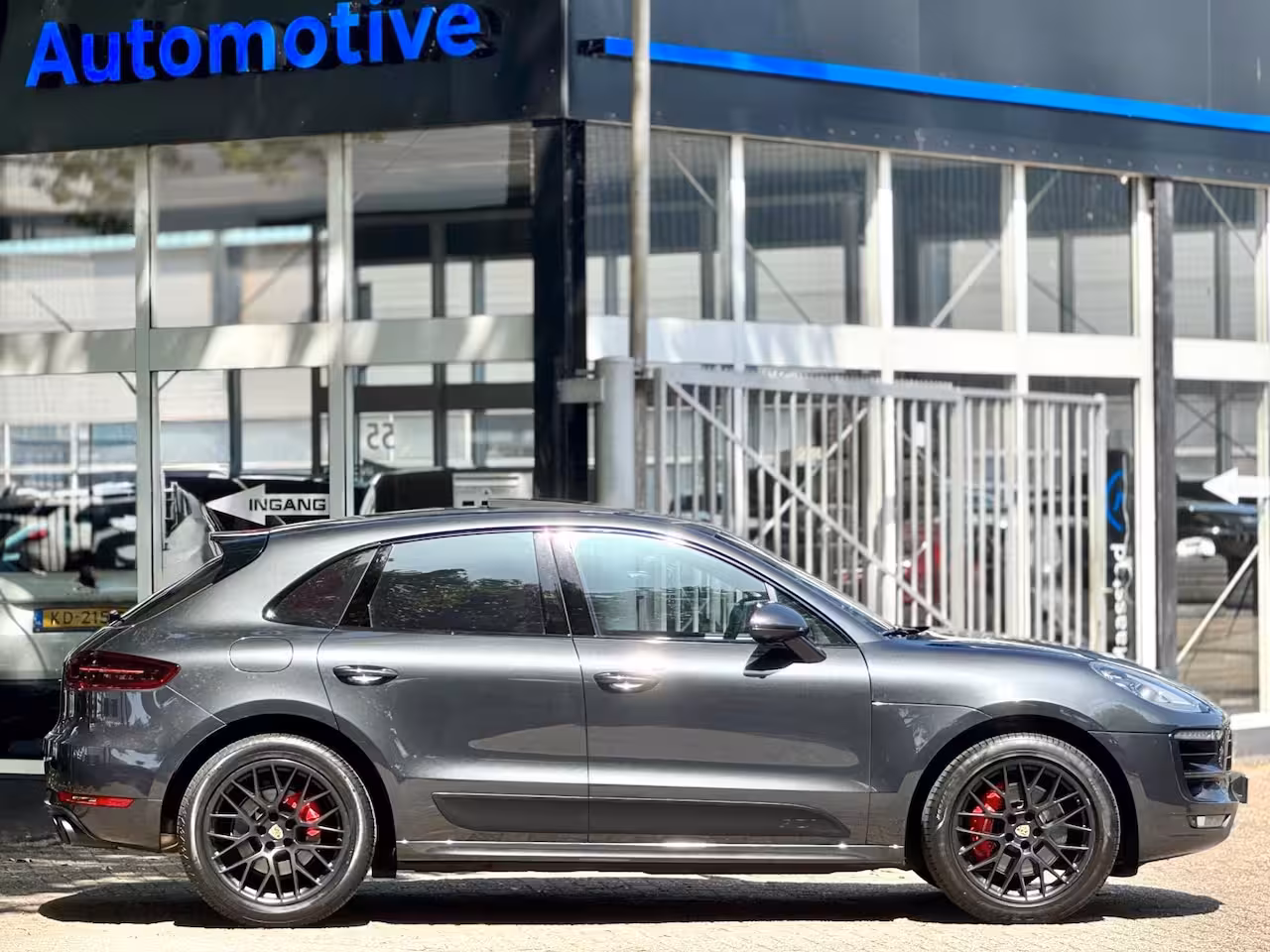 Porsche Macan 3.0 GTS Burmester ACC Pano Cognac L Chrono Vol geoptioneerd Onderhoudshistorie Distronic F
