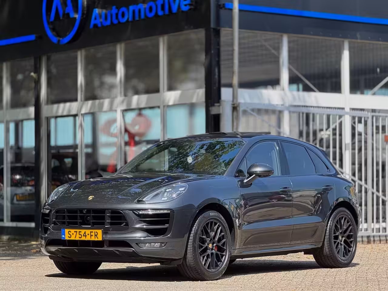 Porsche Macan 3.0 GTS Burmester ACC Pano Cognac L Chrono Vol geoptioneerd Onderhoudshistorie Distronic F