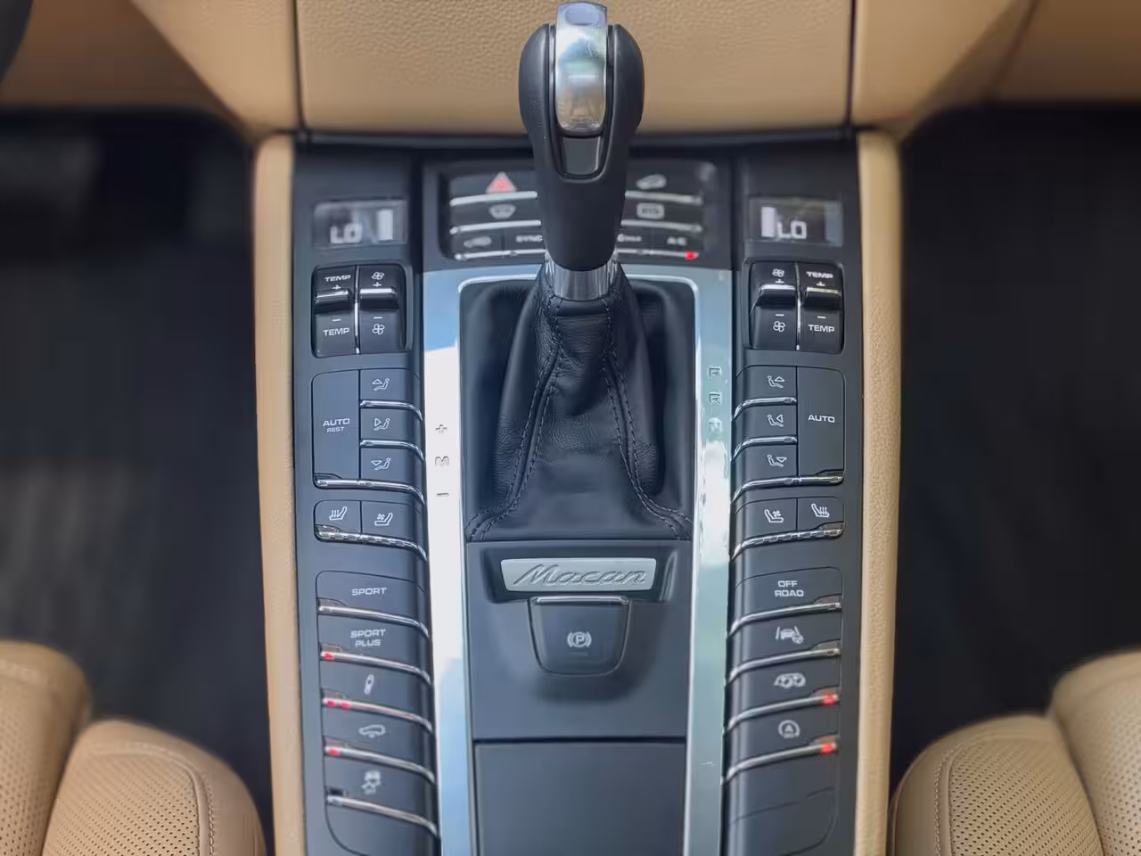 Porsche Macan 3.0 GTS Burmester ACC Pano Cognac L Chrono Vol geoptioneerd Onderhoudshistorie Distronic F
