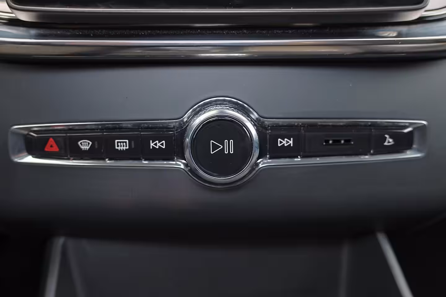 Volvo XC90 T8 Recharge AWD Plus Dark - IntelliSafe Assist & Surround - Panorama/schuifdak - Luchtveri