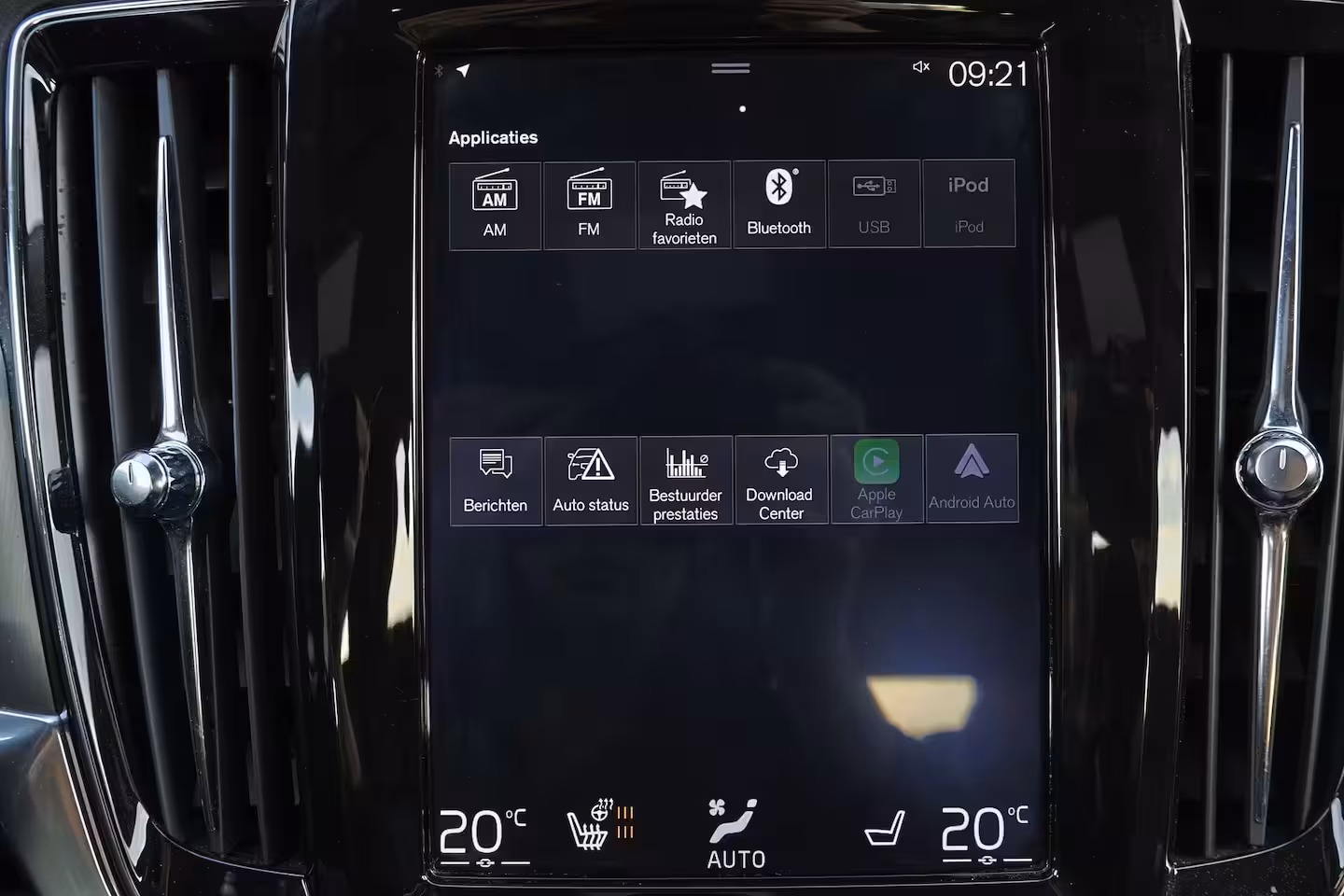 Volvo V90 2.0 T4 Momentum - IntelliSafe Assist & Surround - Adaptieve LED koplampen - Parkeercamera