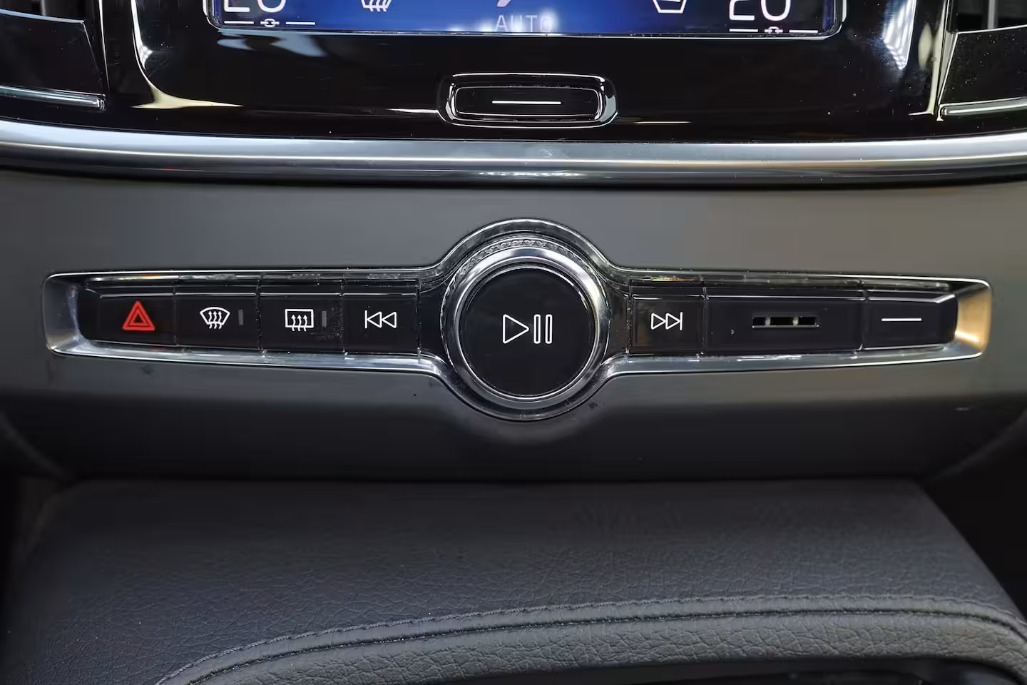 Volvo V90 2.0 T4 Momentum - IntelliSafe Assist & Surround - Adaptieve LED koplampen - Parkeercamera