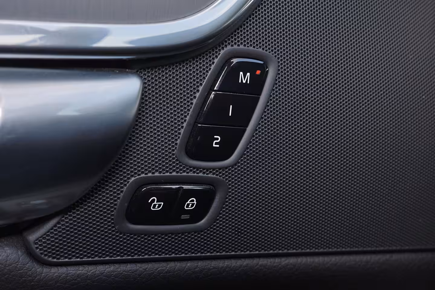 Volvo V90 2.0 T4 Momentum - IntelliSafe Assist & Surround - Adaptieve LED koplampen - Parkeercamera