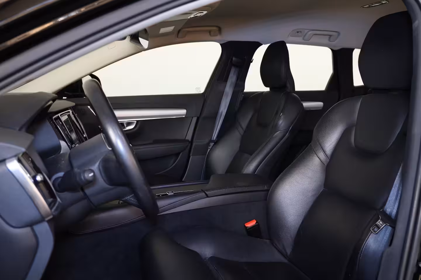 Volvo V90 2.0 T4 Momentum - IntelliSafe Assist & Surround - Adaptieve LED koplampen - Parkeercamera