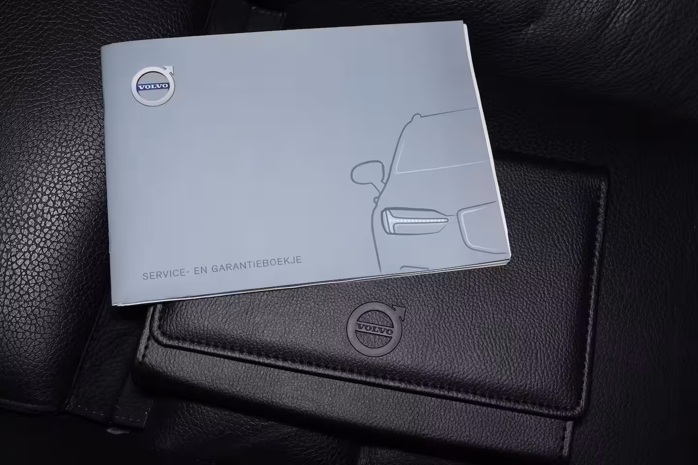 Volvo V90 2.0 T4 Momentum - IntelliSafe Assist & Surround - Adaptieve LED koplampen - Parkeercamera