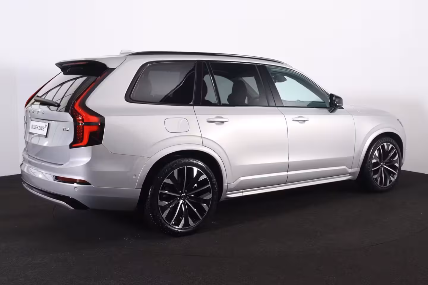 Volvo XC90 T8 Recharge AWD Ultra Dark - Luchtvering - Panorama/schuifdak - IntelliSafe Assist & Surro