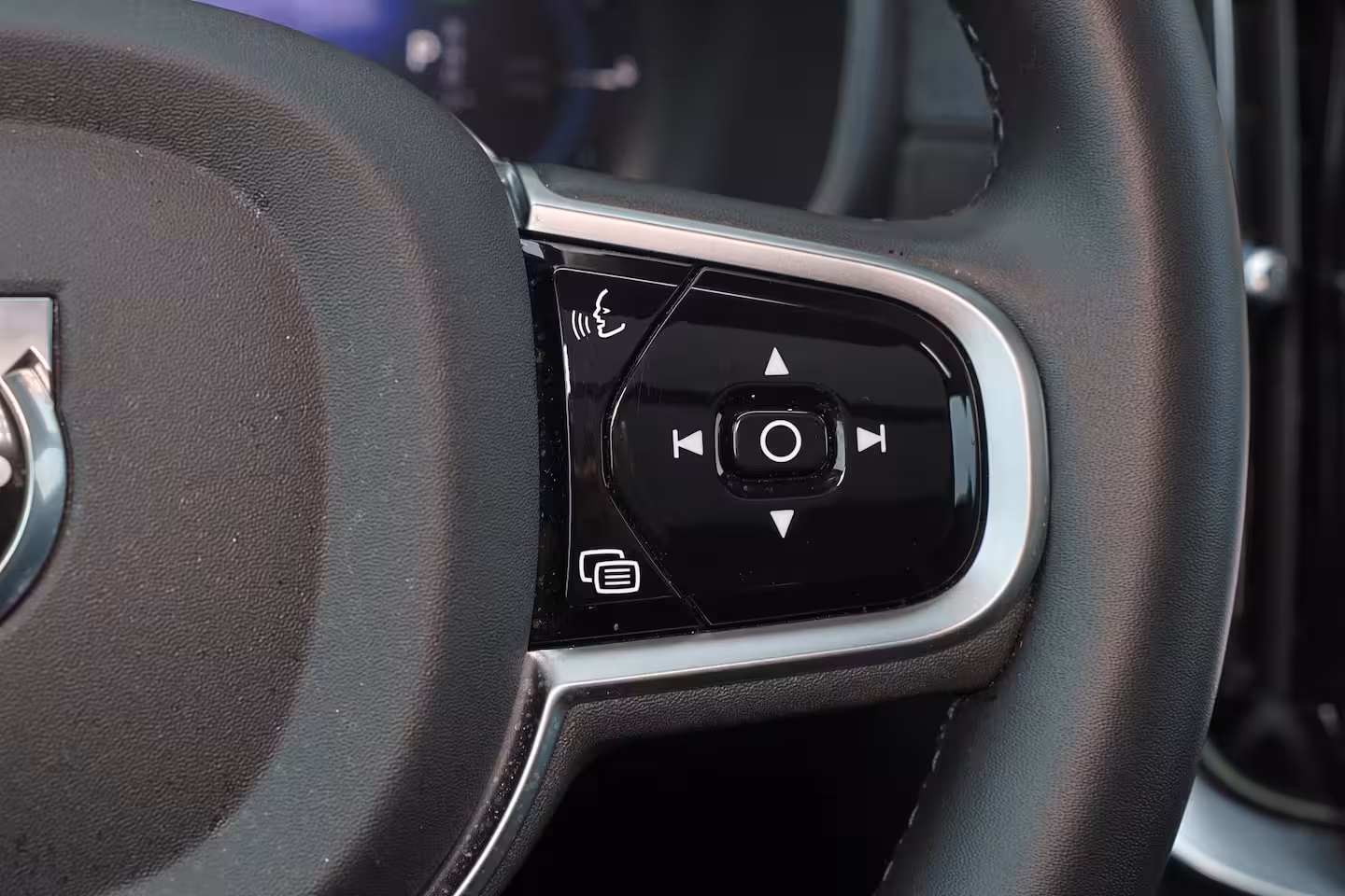 Volvo XC90 T8 Recharge AWD Ultra Dark - Luchtvering - Panorama/schuifdak - IntelliSafe Assist & Surro