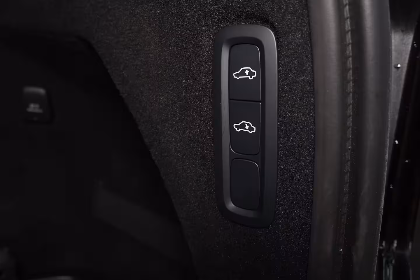Volvo XC90 T8 Recharge AWD Ultra Dark - Luchtvering - Panorama/schuifdak - IntelliSafe Assist & Surro