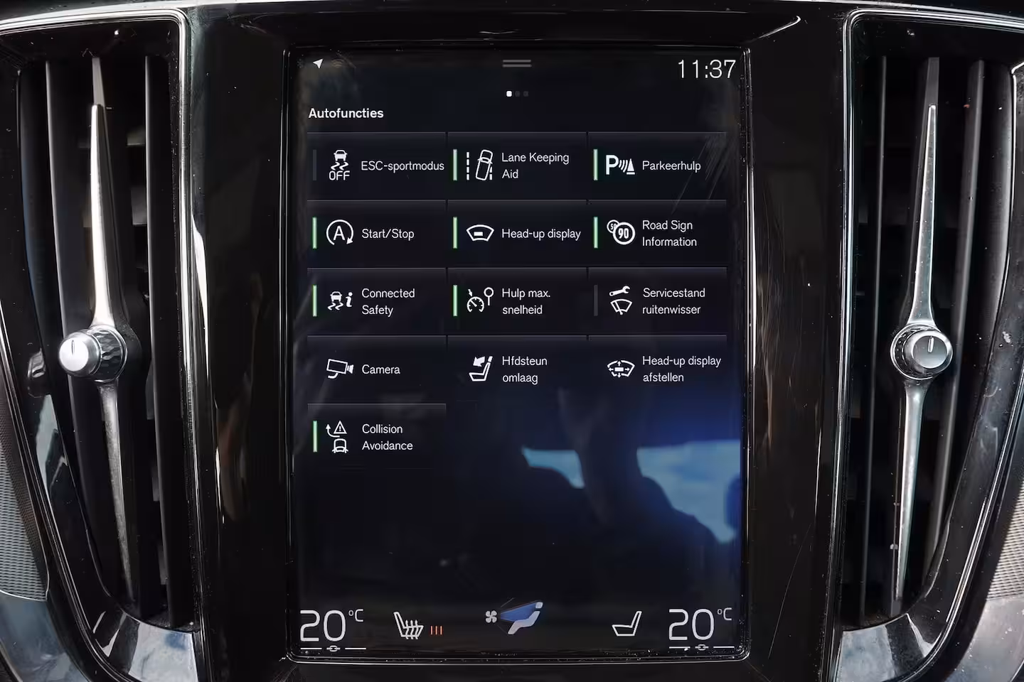 Volvo S60 T4 R-Design - Panorama/schuifdak - Parkeercamera achter - Verwarmde voorstoelen & achterba