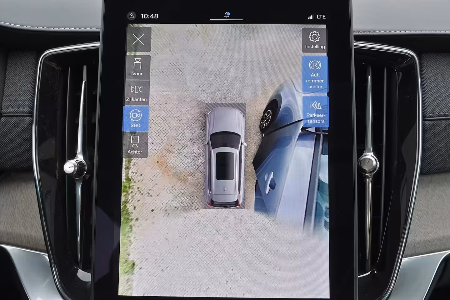 Volvo XC90 T8 Recharge AWD Ultra Dark - Luchtvering - Panorama/schuifdak - IntelliSafe Assist & Surro