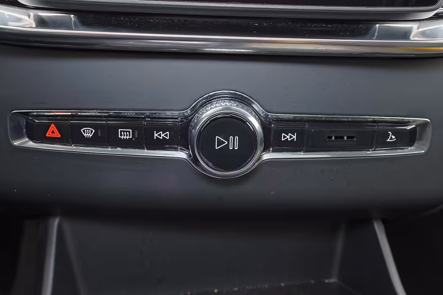 Volvo XC90 T8 Recharge AWD Ultra Dark - Luchtvering - Panorama/schuifdak - IntelliSafe Assist & Surro