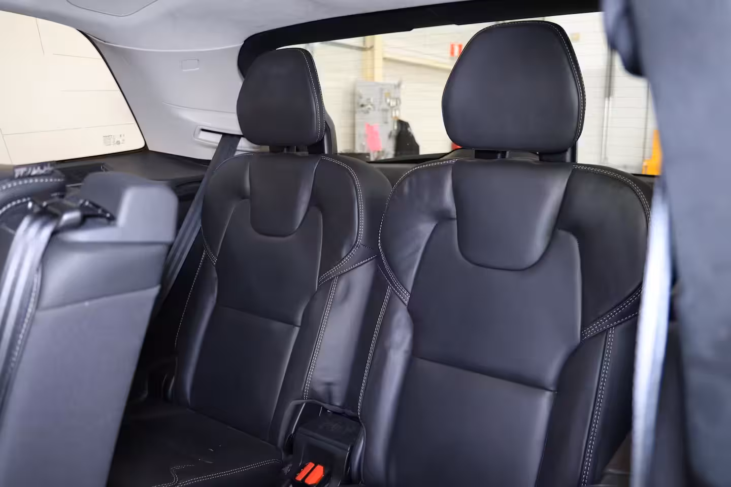 Volvo XC90 T8 Recharge AWD Ultra Dark - Luchtvering - Panorama/schuifdak - IntelliSafe Assist & Surro