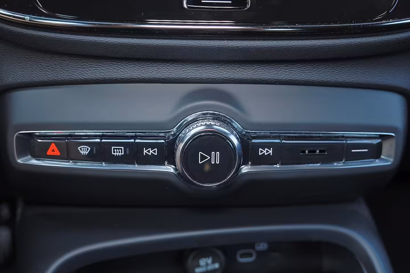 Volvo EX40 Single Motor Extended Range Plus Black Ed. 82 kWh - IntelliSafe Assist & Surround - 360º C