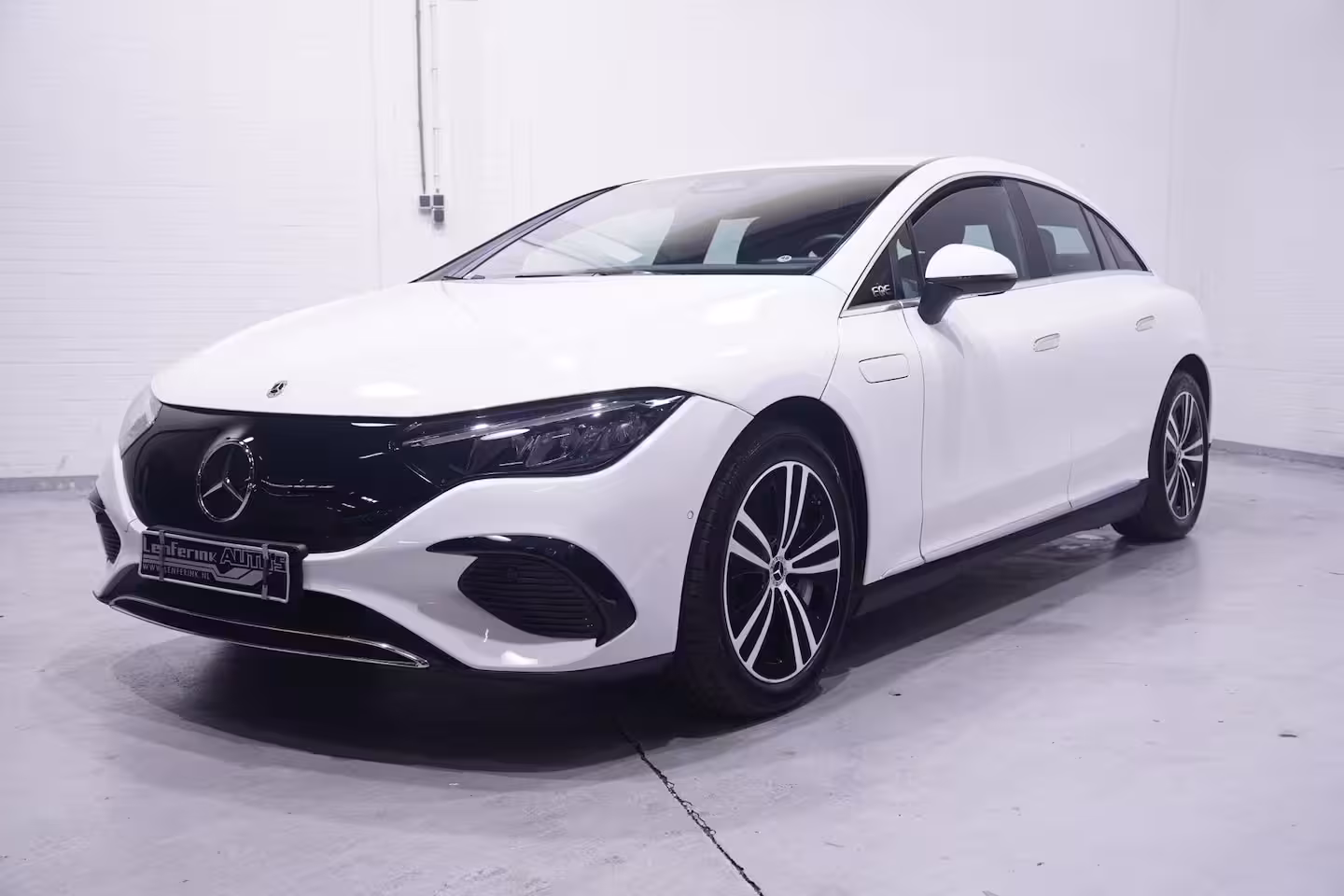 Mercedes-Benz EQE 300 Apple Carplay DAB 2-Zone Clima LED elek. Stoelen met Memory Stoelverwarming voor Achte