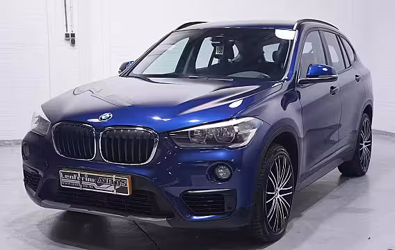 BMW X1 sDrive18i Advantage Navi Sportstoelen Clima Stoelverwarming PDC v+a 19 Inch velgen