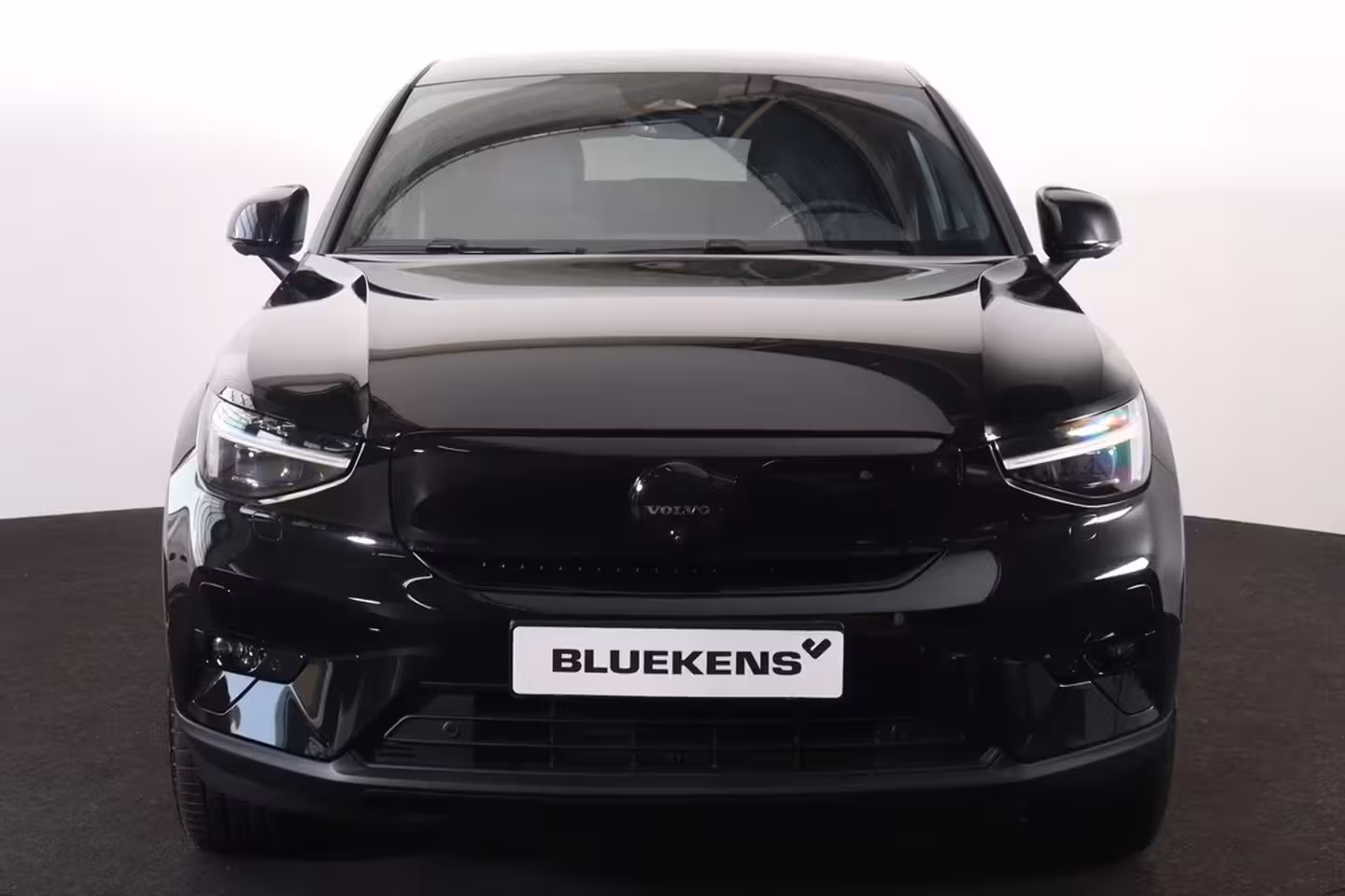 Volvo EC40 Performance Ultra Black Edition 82 kWh - IntelliSafe Assist & Surround - Harman/Kardon aud