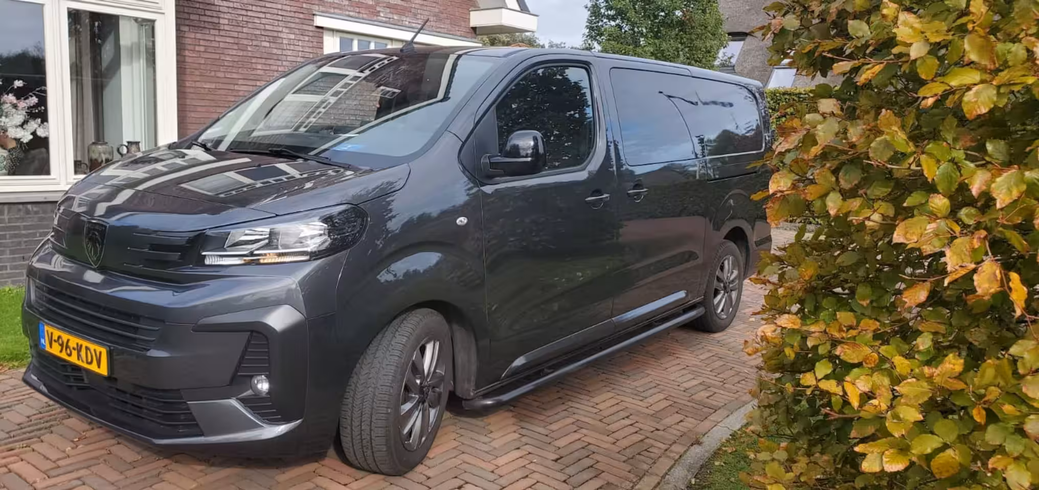 Peugeot Expert 2.0 BlueHDi 180 S&S L3 DC | Achterbank 3-persoons | Achteruitrijcamera | Airco