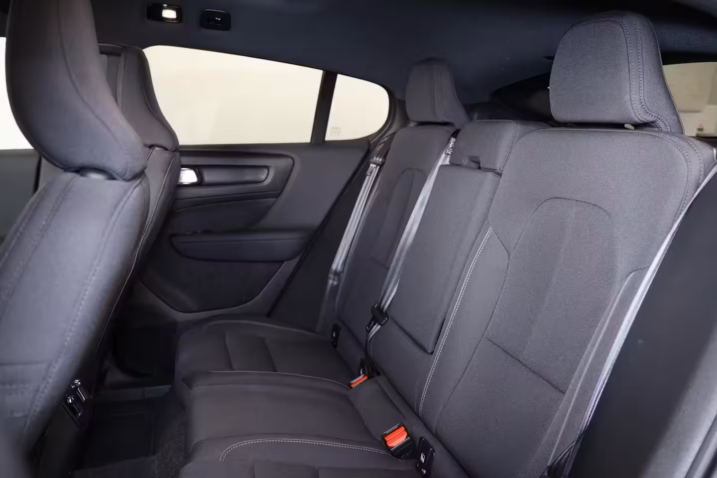 Volvo EC40 Performance Ultra Black Edition 82 kWh - IntelliSafe Assist & Surround - Harman/Kardon aud